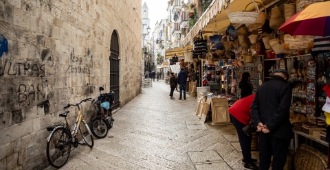 Il regista Fulvio Wetzl: �Per girare un film a Bari chiedemmo il permesso ai Capriati�
